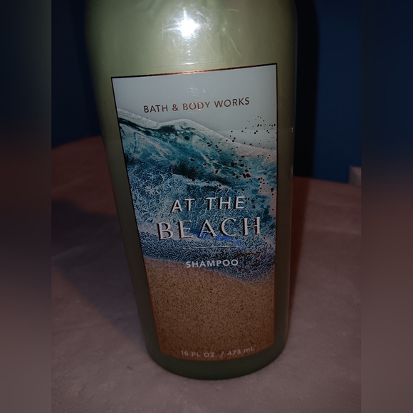 NWOT Sealed Bath & Body Works At The Beach Shampoo 16oz - Picture 2 of 7